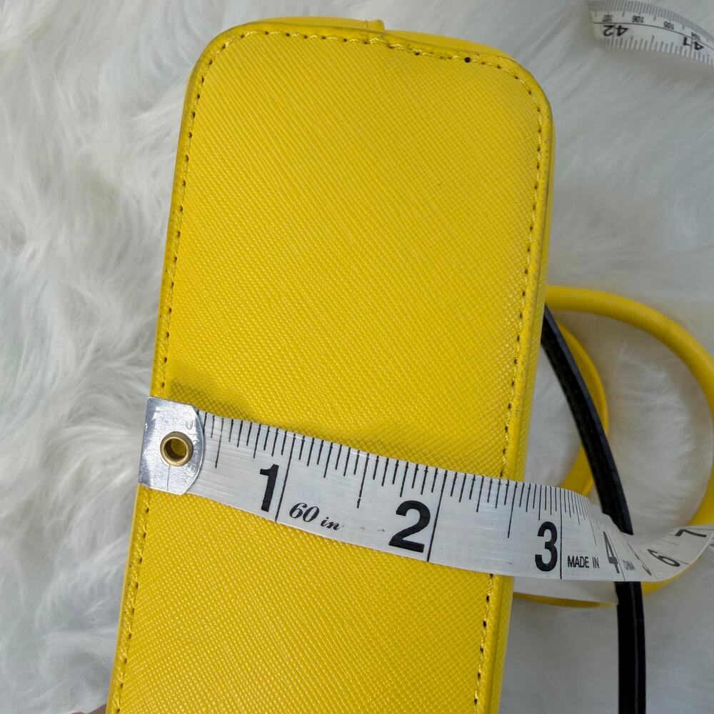 New Minion Mini Crossbody Bag From Universal Studios - Picture 8 of 11